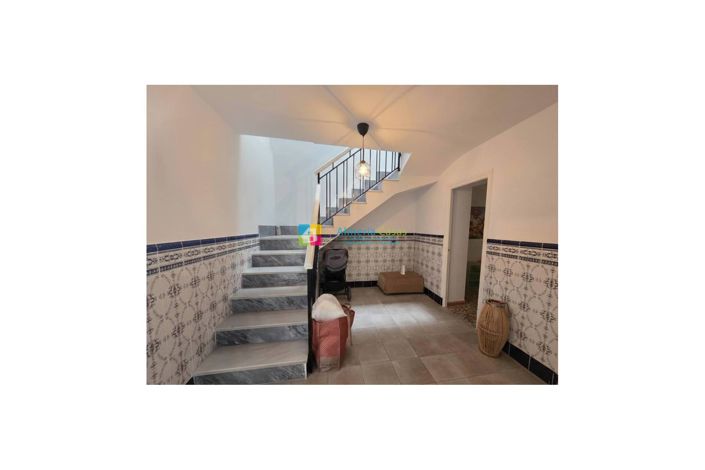 Image No.17-5 Bed Townhouse for sale