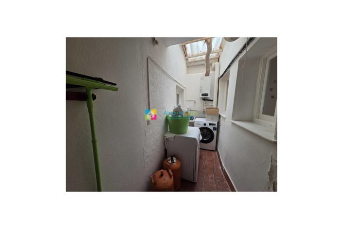 Image No.18-5 Bed Townhouse for sale