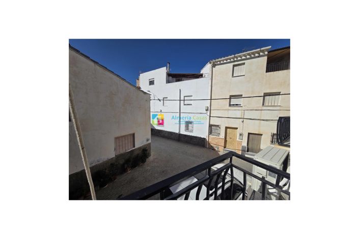 Image No.22-5 Bed Townhouse for sale