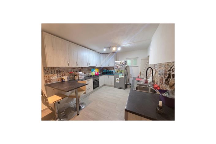 Image No.5-5 Bed Townhouse for sale