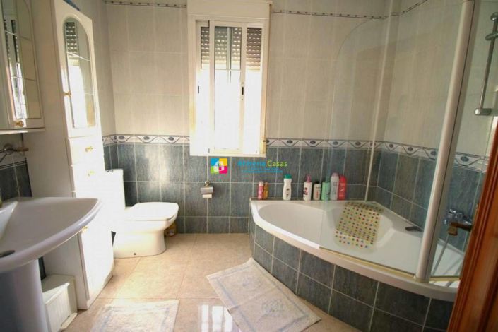 Image No.20-3 Bed Villa for sale