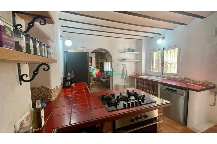 Image No.25-4 Bed Country House for sale