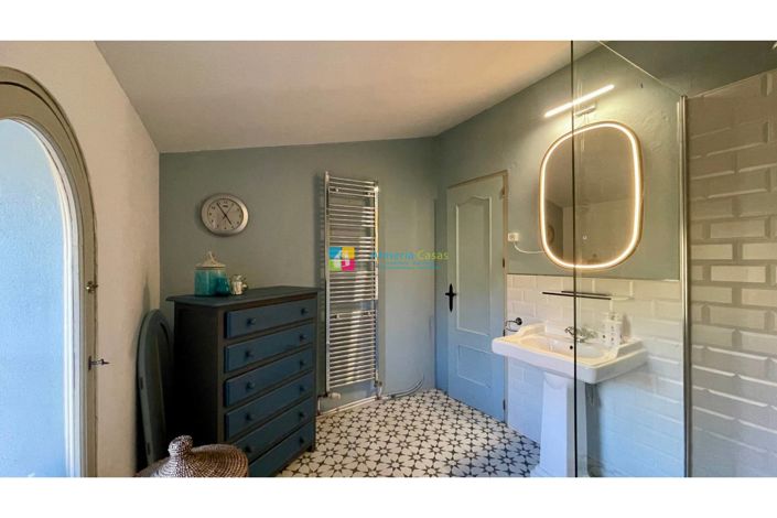 Image No.34-4 Bed Country House for sale