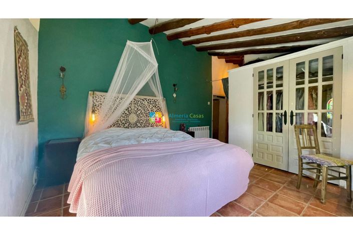 Image No.35-4 Bed Country House for sale