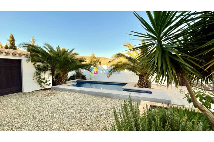 Image No.7-4 Bed Country House for sale