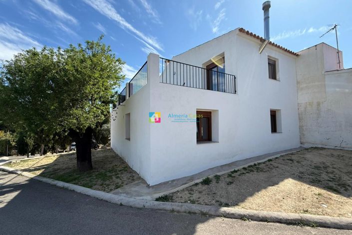 Image No.4-2 Bed Country House for sale