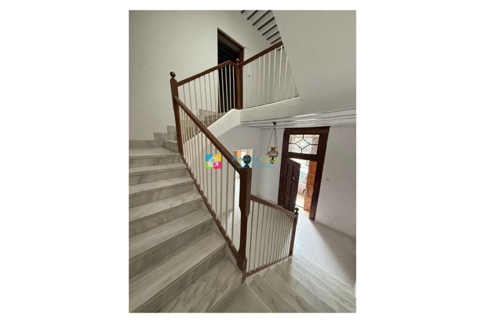 Image No.13-6 Bed Townhouse for sale