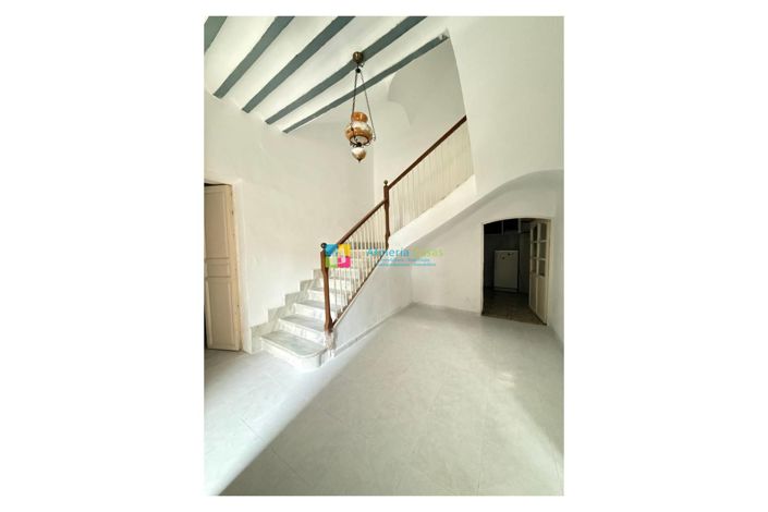 Image No.2-6 Bed Townhouse for sale