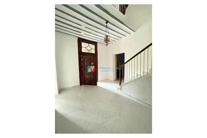 Image No.3-6 Bed Townhouse for sale