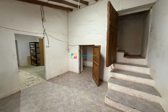 Image No.19-3 Bed Country House for sale