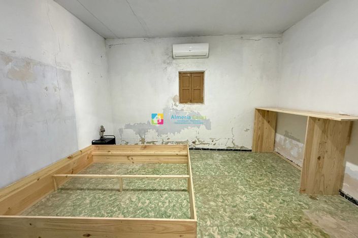 Image No.7-3 Bed Country House for sale