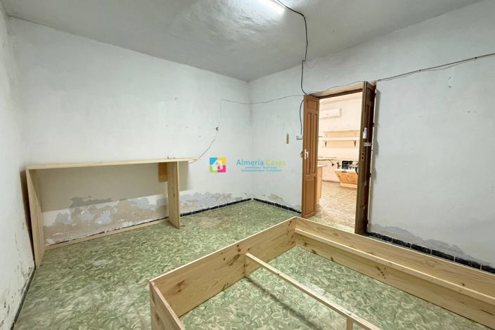 Image No.8-3 Bed Country House for sale