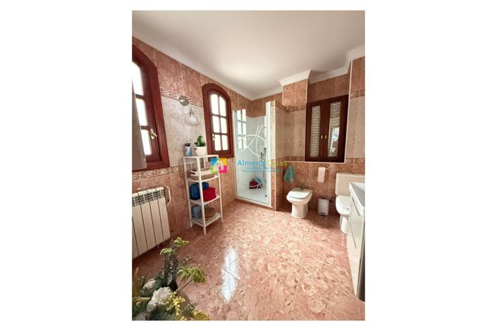 Image No.14-5 Bed Townhouse for sale