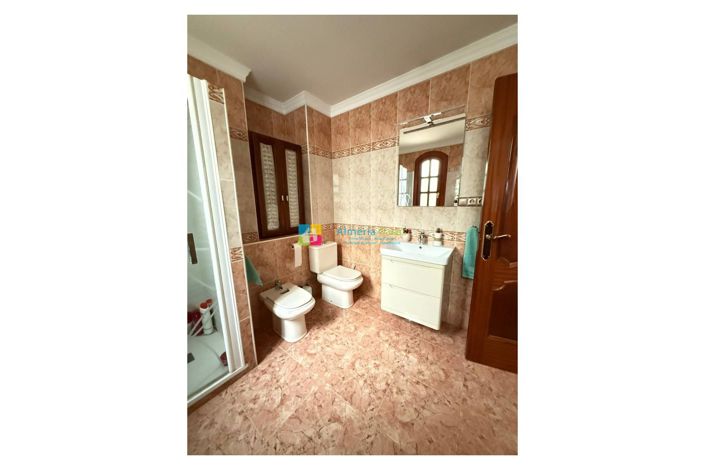 Image No.15-5 Bed Townhouse for sale