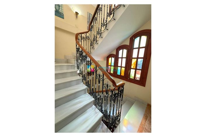 Image No.16-5 Bed Townhouse for sale