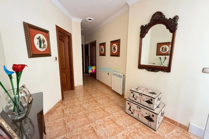 Image No.17-5 Bed Townhouse for sale