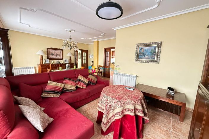 Image No.8-5 Bed Townhouse for sale