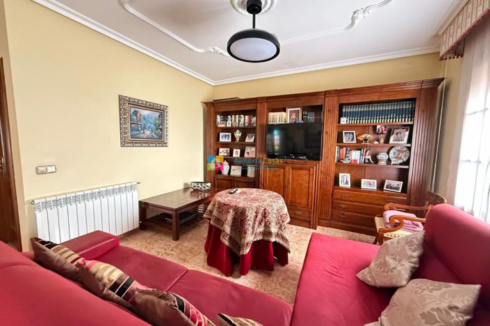 Image No.9-5 Bed Townhouse for sale