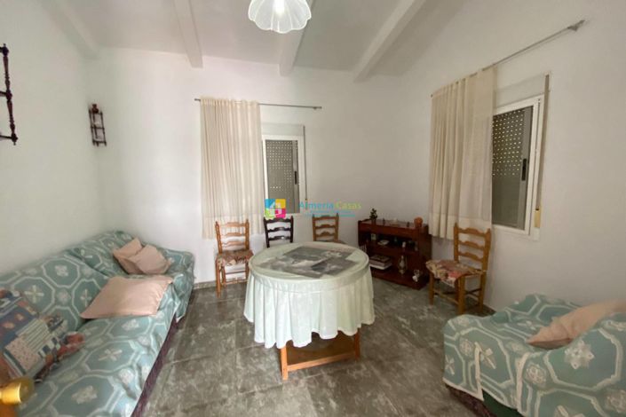 Image No.19-8 Bed Townhouse for sale