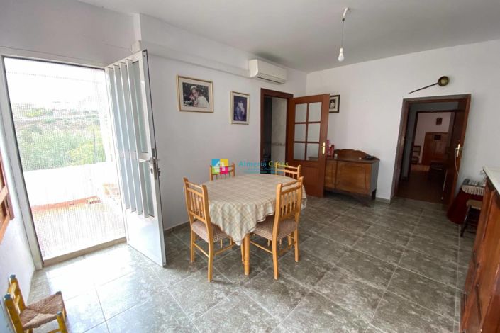 Image No.21-8 Bed Townhouse for sale