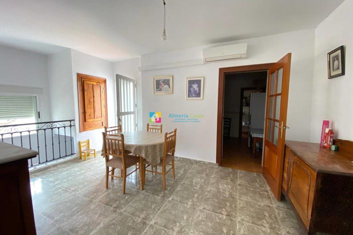 Image No.22-8 Bed Townhouse for sale