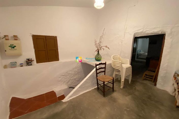 Image No.30-8 Bed Townhouse for sale