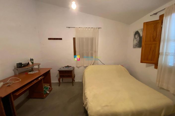 Image No.31-8 Bed Townhouse for sale