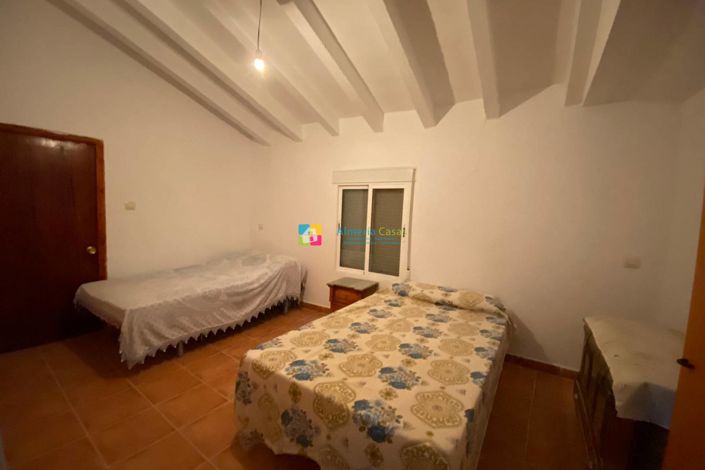 Image No.32-8 Bed Townhouse for sale