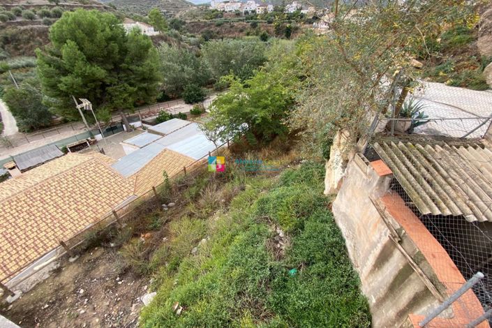 Image No.40-8 Bed Townhouse for sale