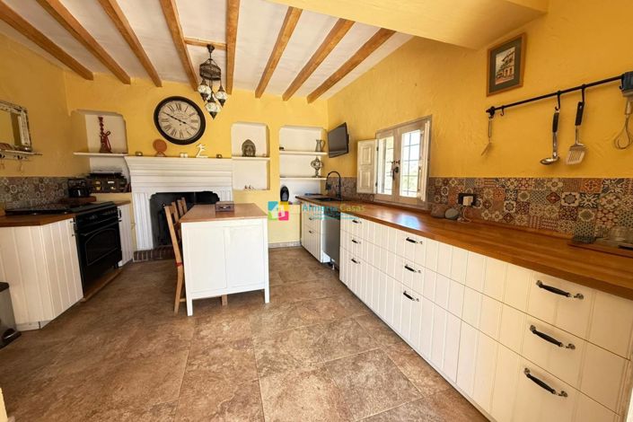 Image No.10-5 Bed Country House for sale