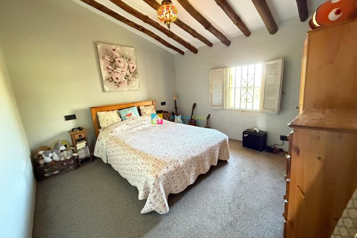 Image No.25-5 Bed Country House for sale