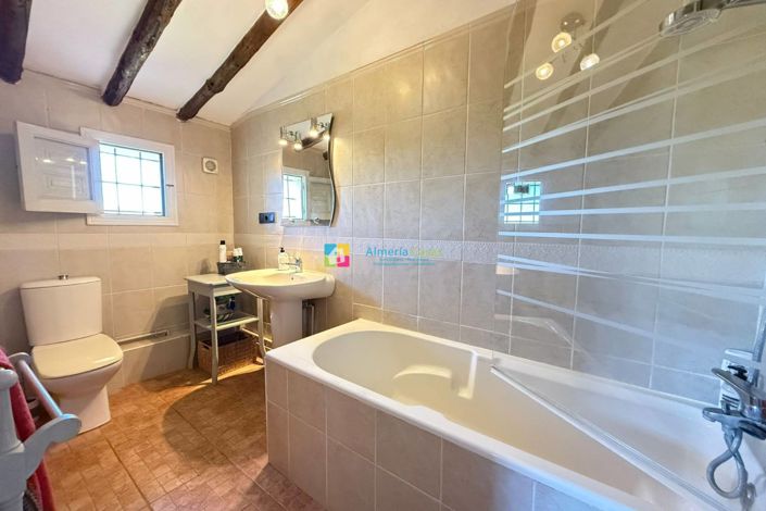 Image No.38-5 Bed Country House for sale