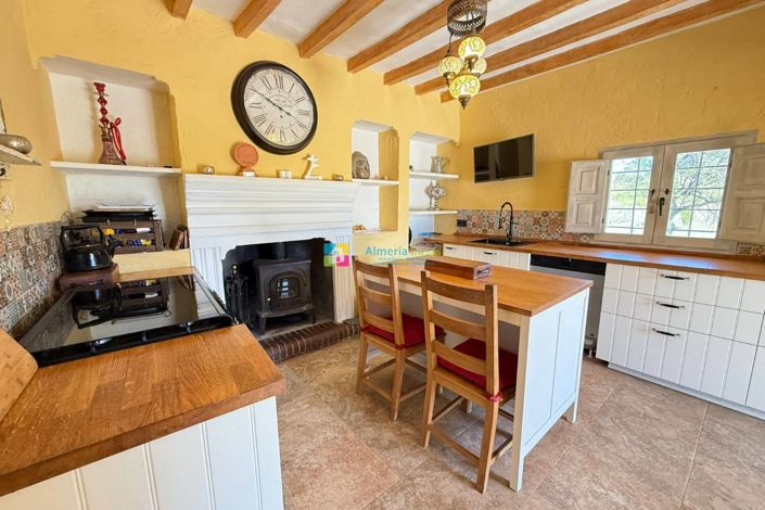 Image No.9-5 Bed Country House for sale