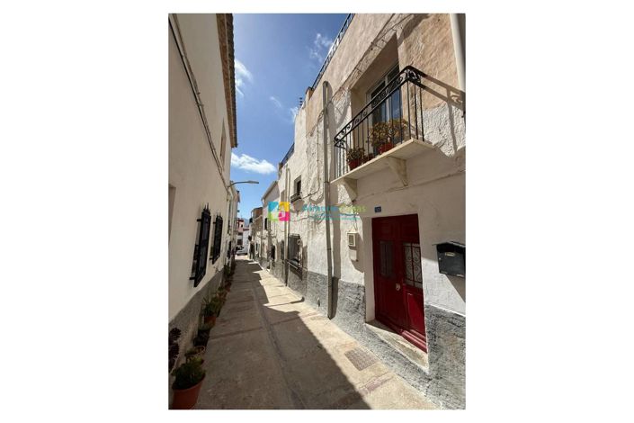 Image No.2-2 Bed Townhouse for sale