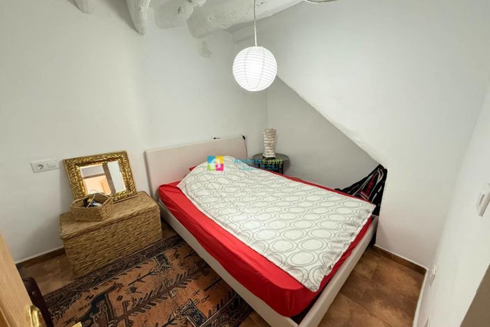 Image No.21-2 Bed Townhouse for sale