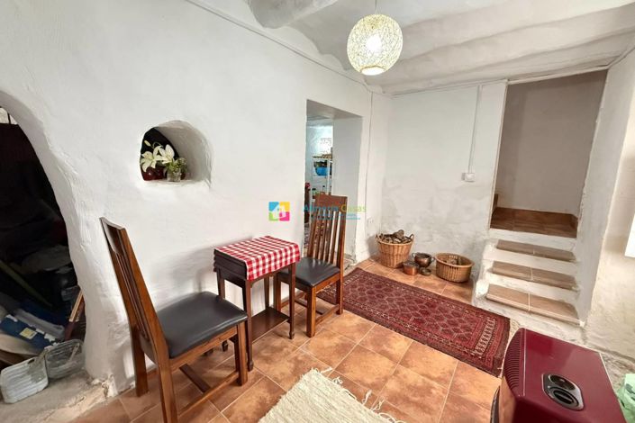 Image No.6-2 Bed Townhouse for sale