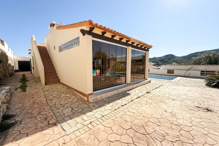 Image No.2-3 Bed Villa for sale