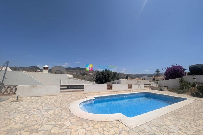 Image No.3-3 Bed Villa for sale