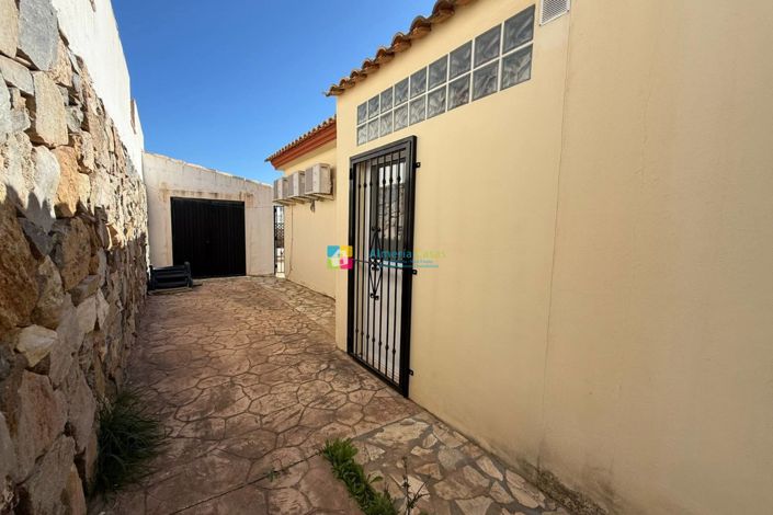 Image No.32-3 Bed Villa for sale