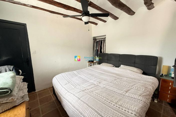 Image No.17-5 Bed Country House for sale