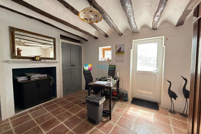 Image No.22-5 Bed Country House for sale