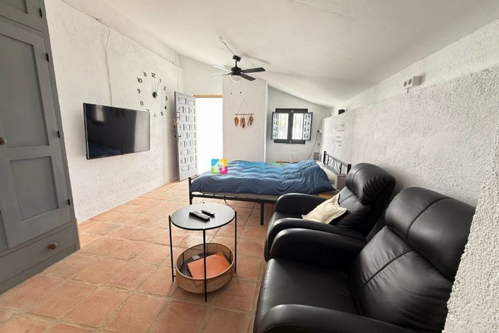 Image No.36-5 Bed Country House for sale