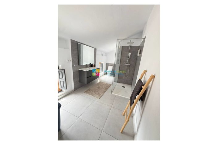 Image No.37-5 Bed Country House for sale