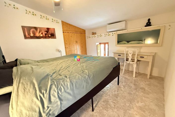 Image No.46-5 Bed Country House for sale