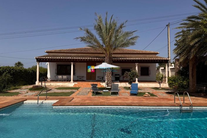 Image No.2-4 Bed Villa for sale