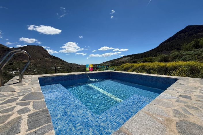 Image No.19-3 Bed Country House for sale