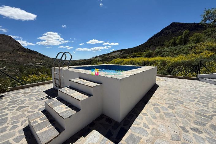 Image No.20-3 Bed Country House for sale