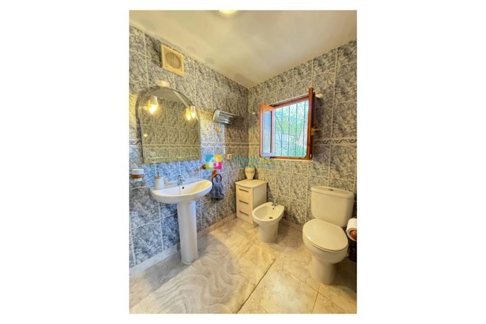 Image No.9-3 Bed Country House for sale