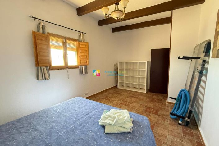 Image No.17-2 Bed Country House for sale