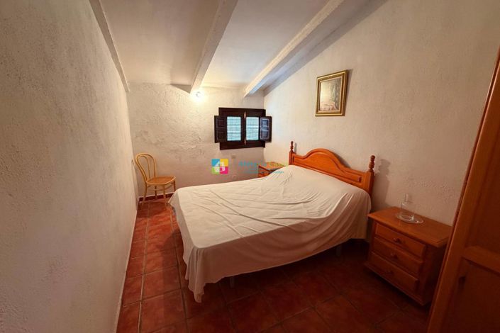 Image No.19-5 Bed Country House for sale